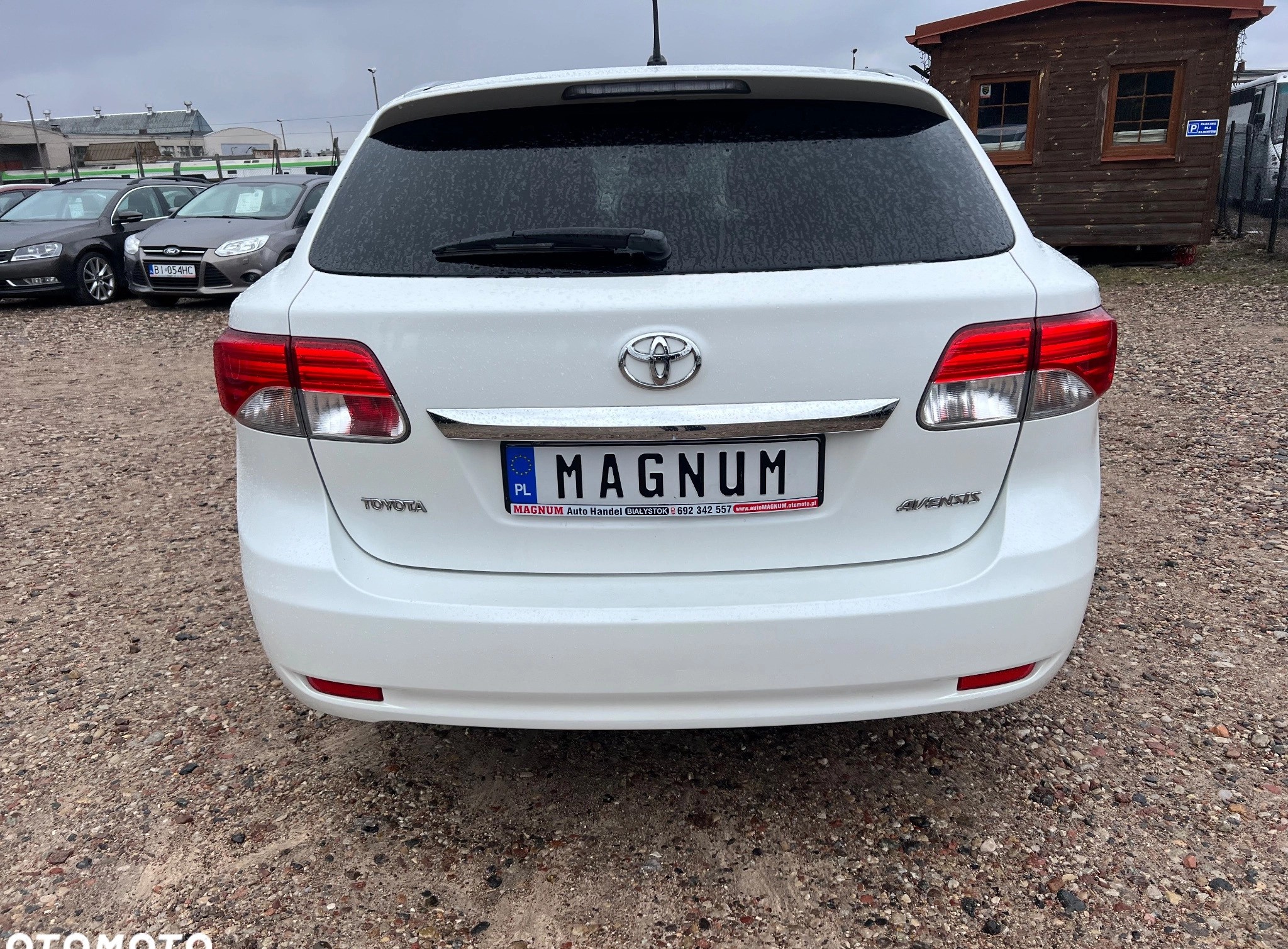 Toyota Avensis cena 47900 przebieg: 244000, rok produkcji 2014 z Łaskarzew małe 301